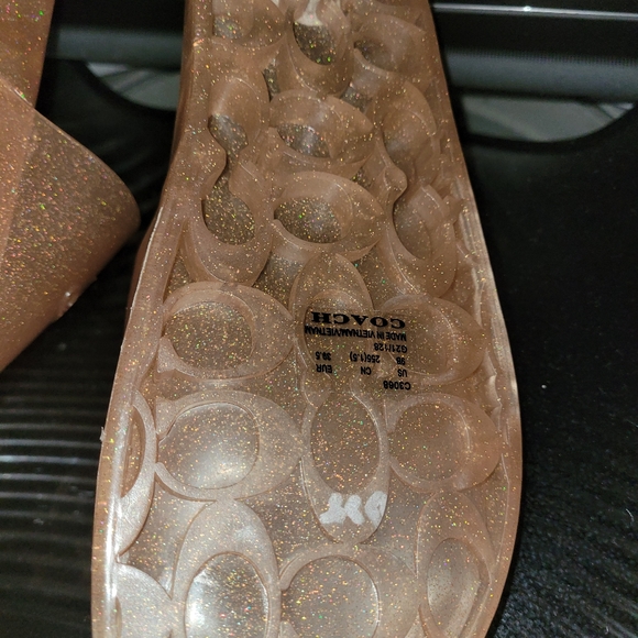 New without tag Coach pool slides - Picture 4 of 4